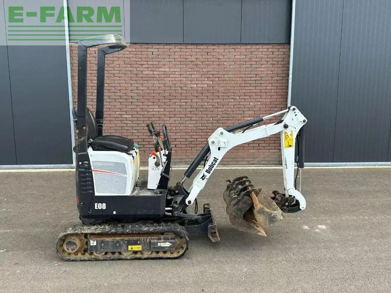 Mini pelle Bobcat e08 minikraan- Photo 2