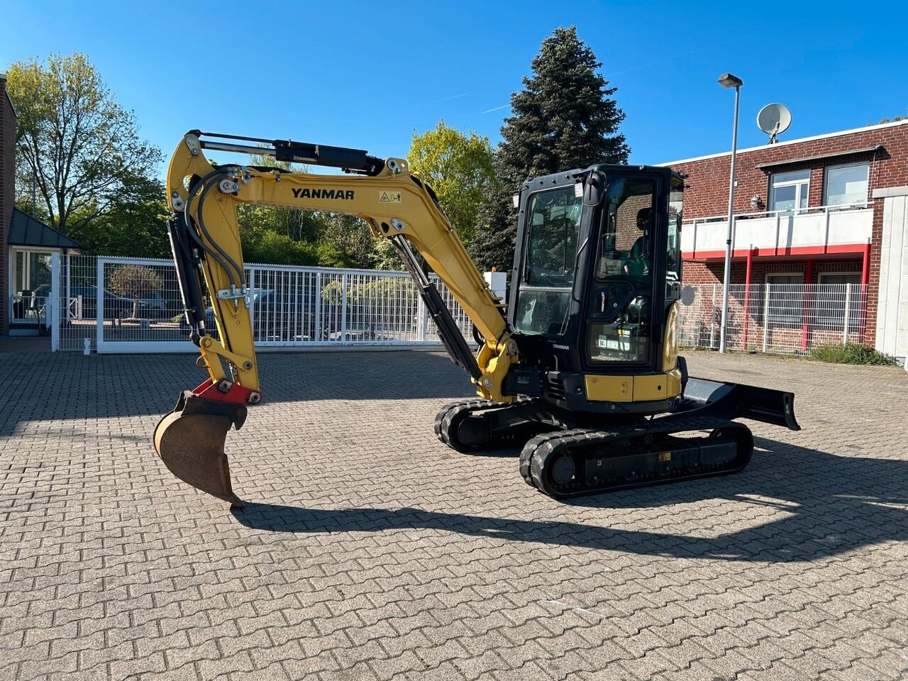 Minibagger Yanmar VIO38-6 Bagger mit Gummi-Ketten Yanmar VIO38-6 Bagger mit Gummi-Ketten- Photo 2
