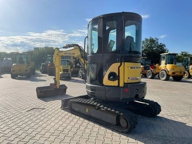 Minigraafmachine New Holland E 29 B SR- Photo 2