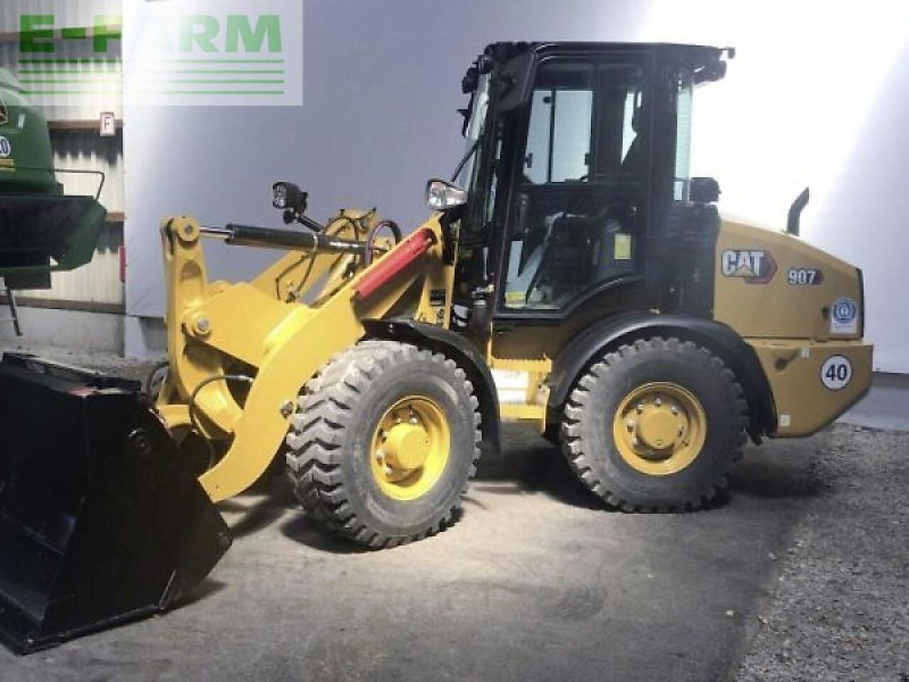 Minibagger cat 907-14 radlader cat 907-14 radlader- Photo 3