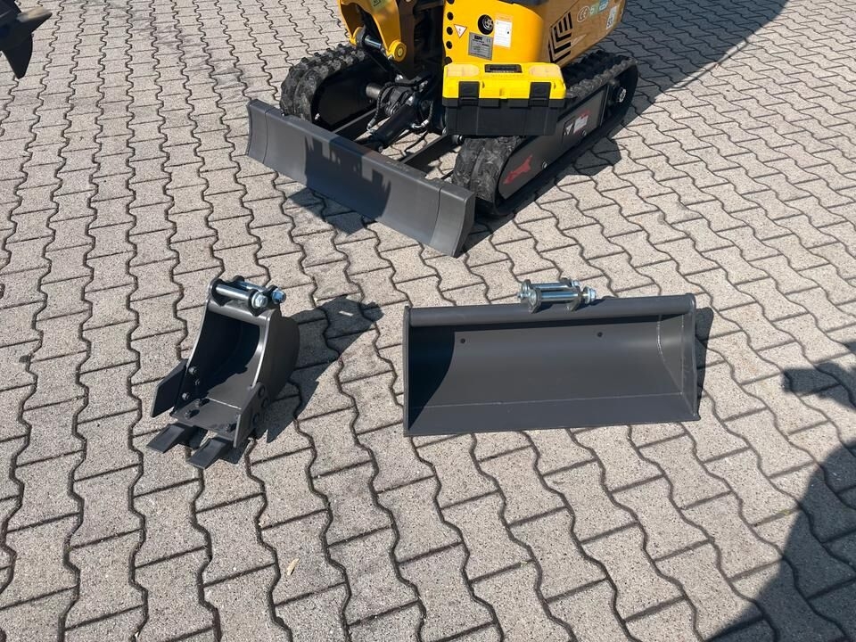 Minibagger Minibagger BK1000KJSR inkl. Schaufelpaket *INKL.19% MWST*BERGER KRAUS*VERSTELLFAHRWERK* SCHWENKARM*SOFORT!*- Photo 3