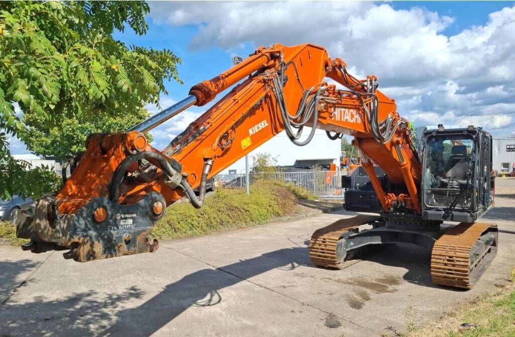 Kettenbagger Hitachi ZX 250 LC N-7- Photo 3
