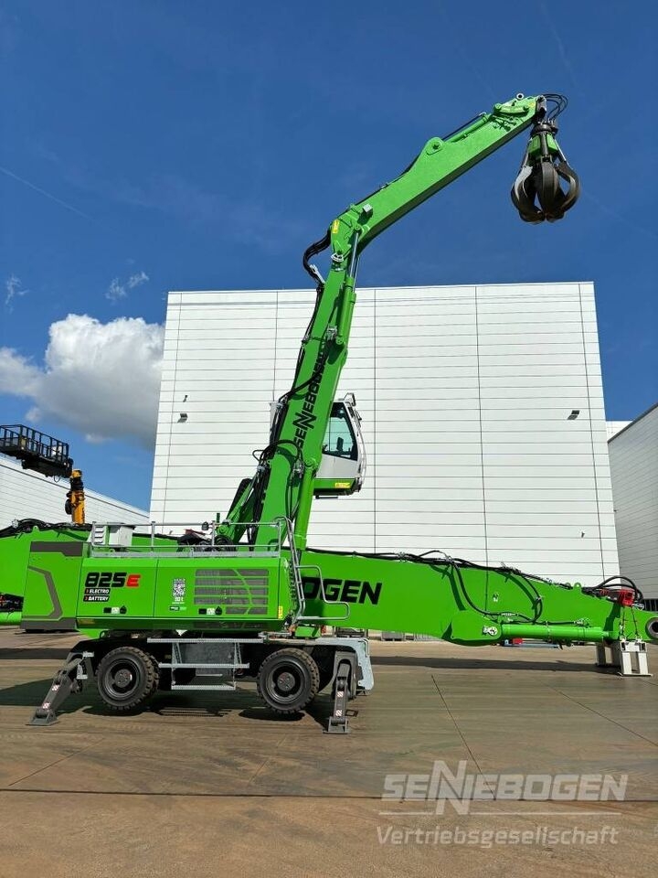 Umschlagbagger Sennebogen 825 E- Photo 3