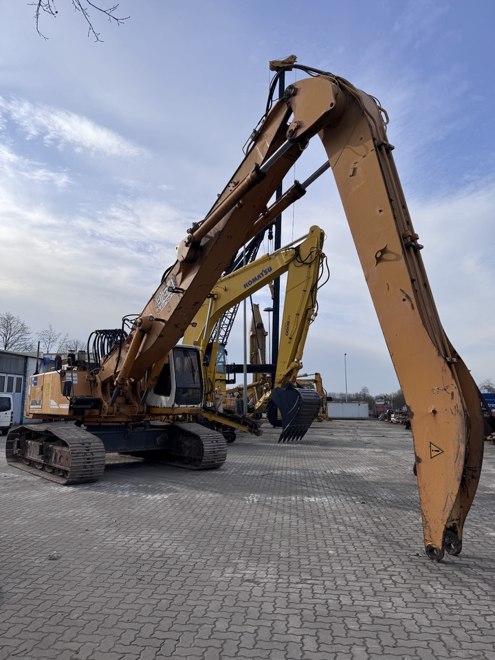Umschlagbagger R954BHDW material handler with elevation cab R954BHDW material handler with elevation cab- Photo 2