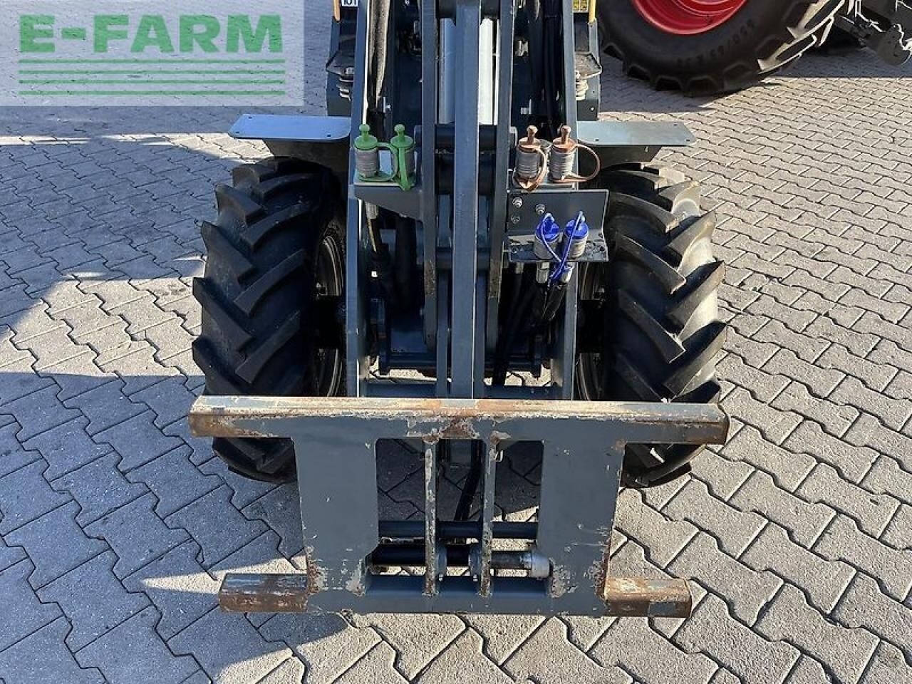 Mini excavator Giant 2300hd mit vierkant aufnahme- Photo 2
