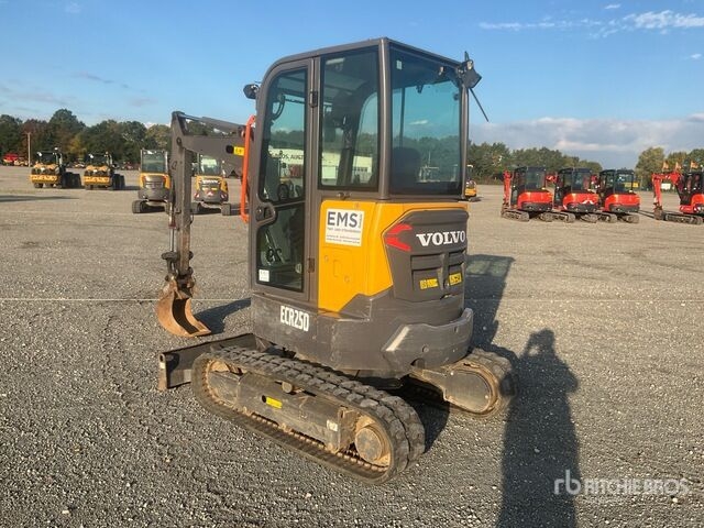 Minibagger 2022 Volvo ECR25D Mini Excavator: <6.6t- Photo 2