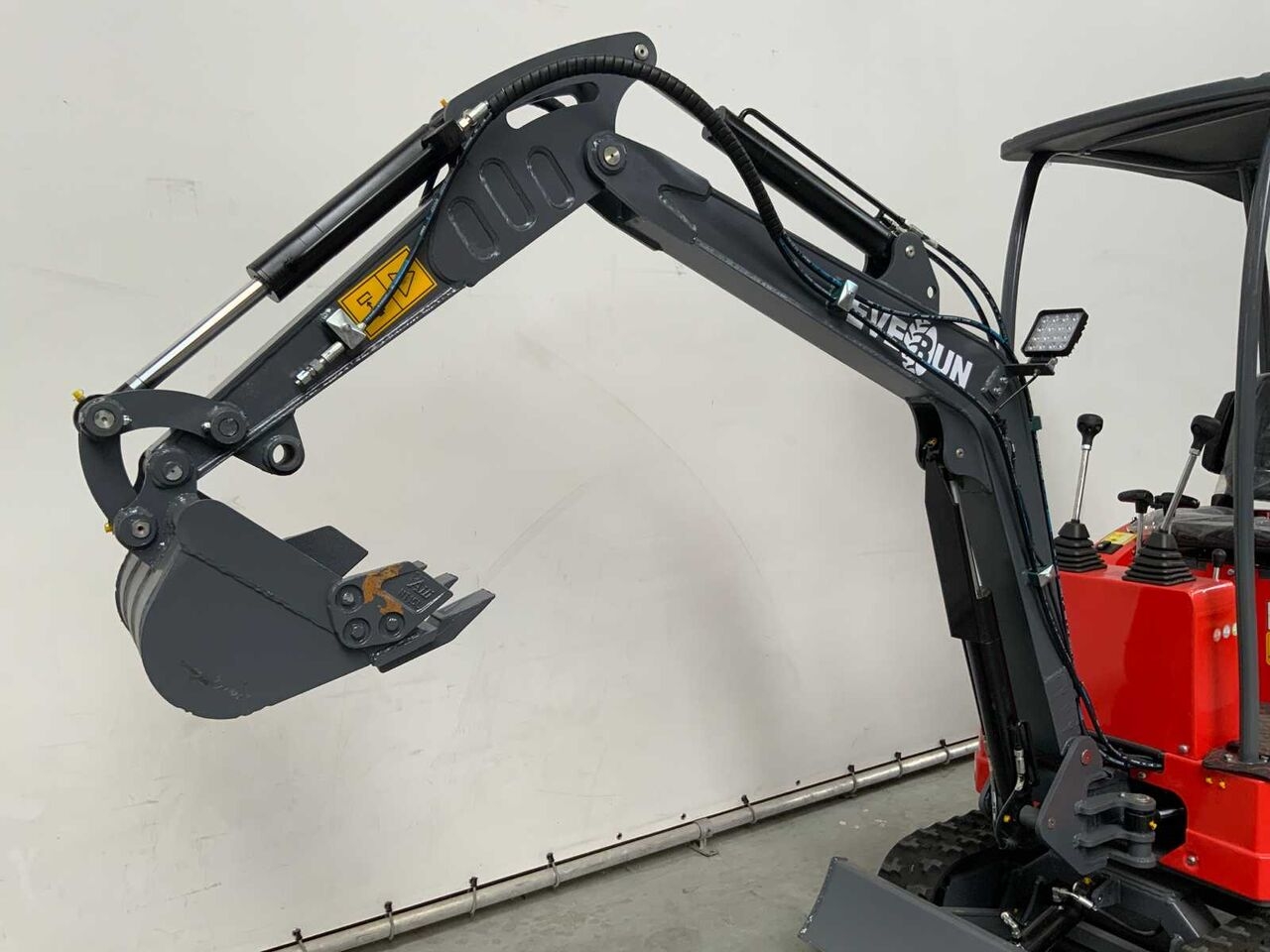 Mini pelle EVERUN - 2025 - ERE10PRO - MINI EXCAVATOR 1010KG EVERUN - 2025 - ERE10PRO - MINI EXCAVATOR 1010KG- Photo 3