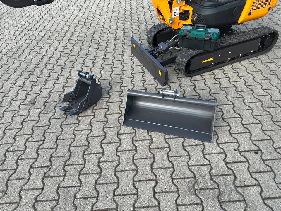 Minibagger Minibagger BK1350JSR inkl. Schaufelpaket *INKL.19% MWST*BERGER KRAUS* VERSTELLFAHRWERK* KUBOTA*SOFORT!* Minibagger BK1350JSR inkl. Schaufelpaket *INKL.19% MWST*BERGER KRAUS* VERSTELLFAHRWERK* KUBOTA*SOFORT!*- Photo 3
