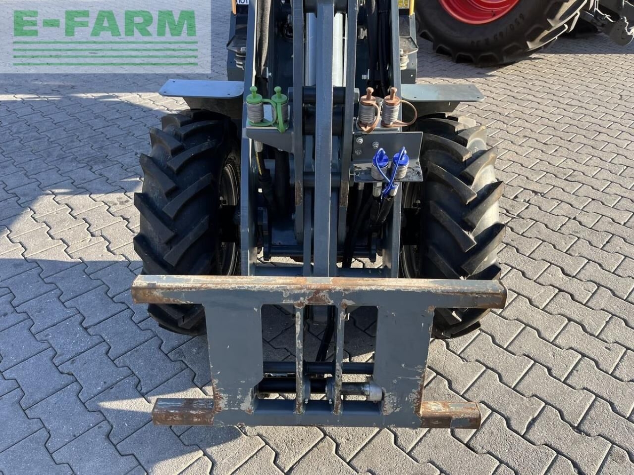Minibagger Giant 2300hd mit vierkant aufnahme- Photo 2