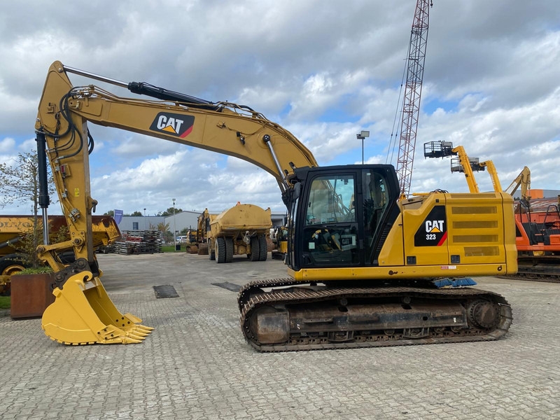 Kettenbagger 323 . 323 .- Photo 2