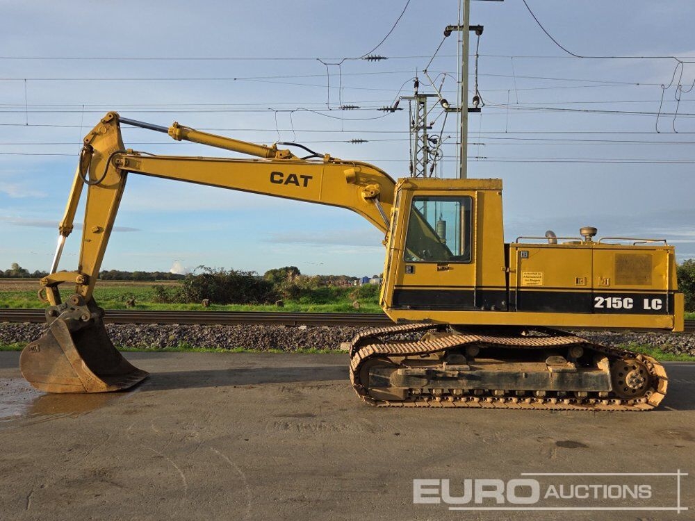Bagger CAT 215C- Photo 2
