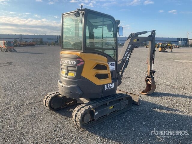 Minibagger 2022 Volvo ECR25D Mini Excavator: <6.6t- Photo 3
