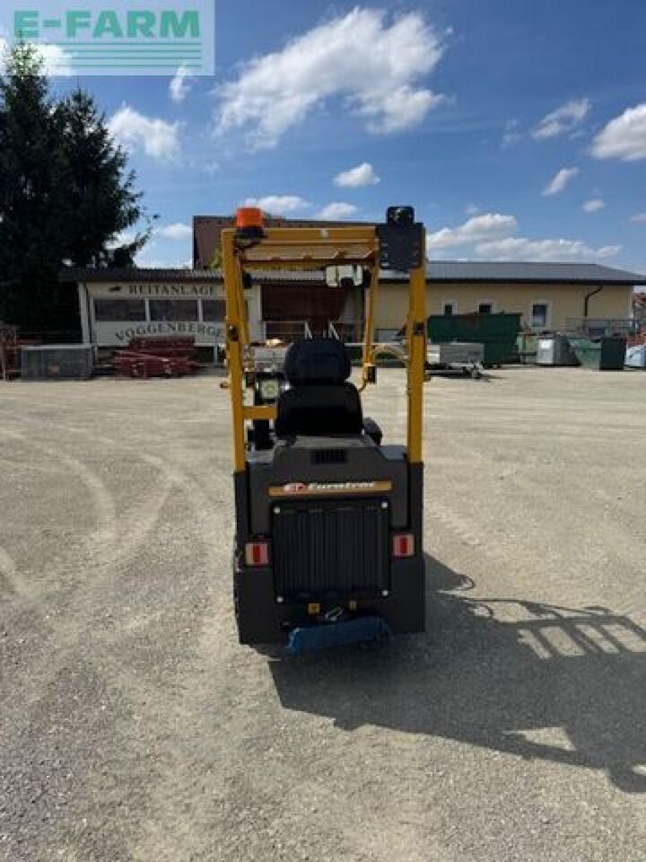 Mini excavator w10 w10- Photo 3