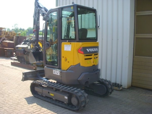 Minigraafmachine ECR 25 D MIETE / RENTAL ECR 25 D MIETE / RENTAL- Photo 3
