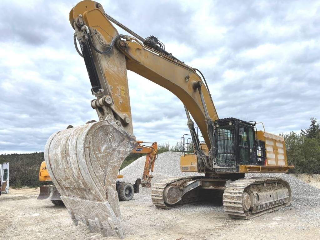 Crawler excavator CAT 374 F L- Photo 2