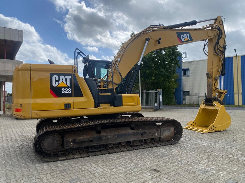 Kettenbagger 323 . 323 .- Photo 3