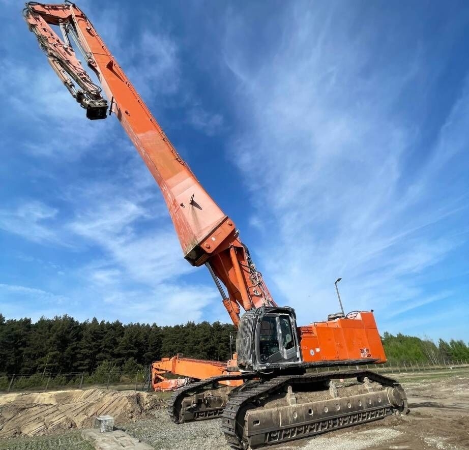 Demolition excavator- Photo 2