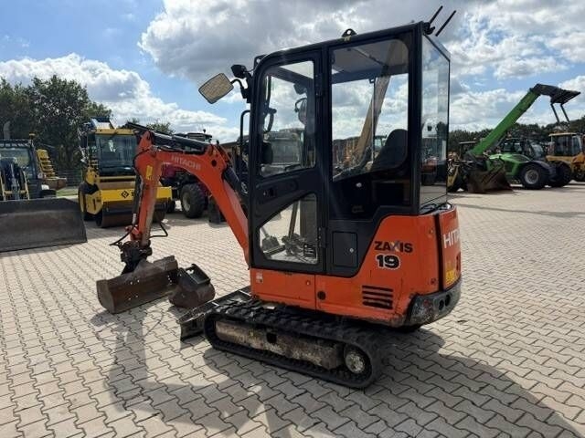 Mini pelle Hitachi ZX 19-5- Photo 2