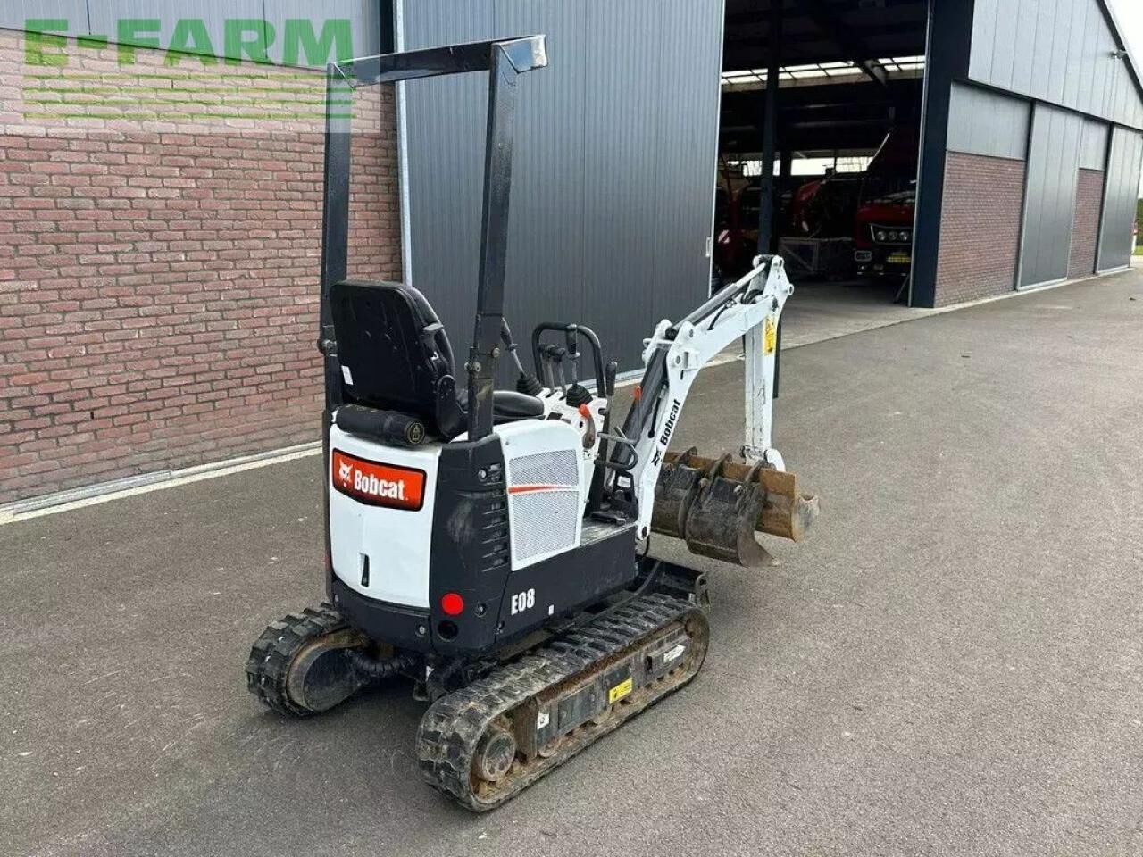 Mini pelle Bobcat e08 minikraan- Photo 3