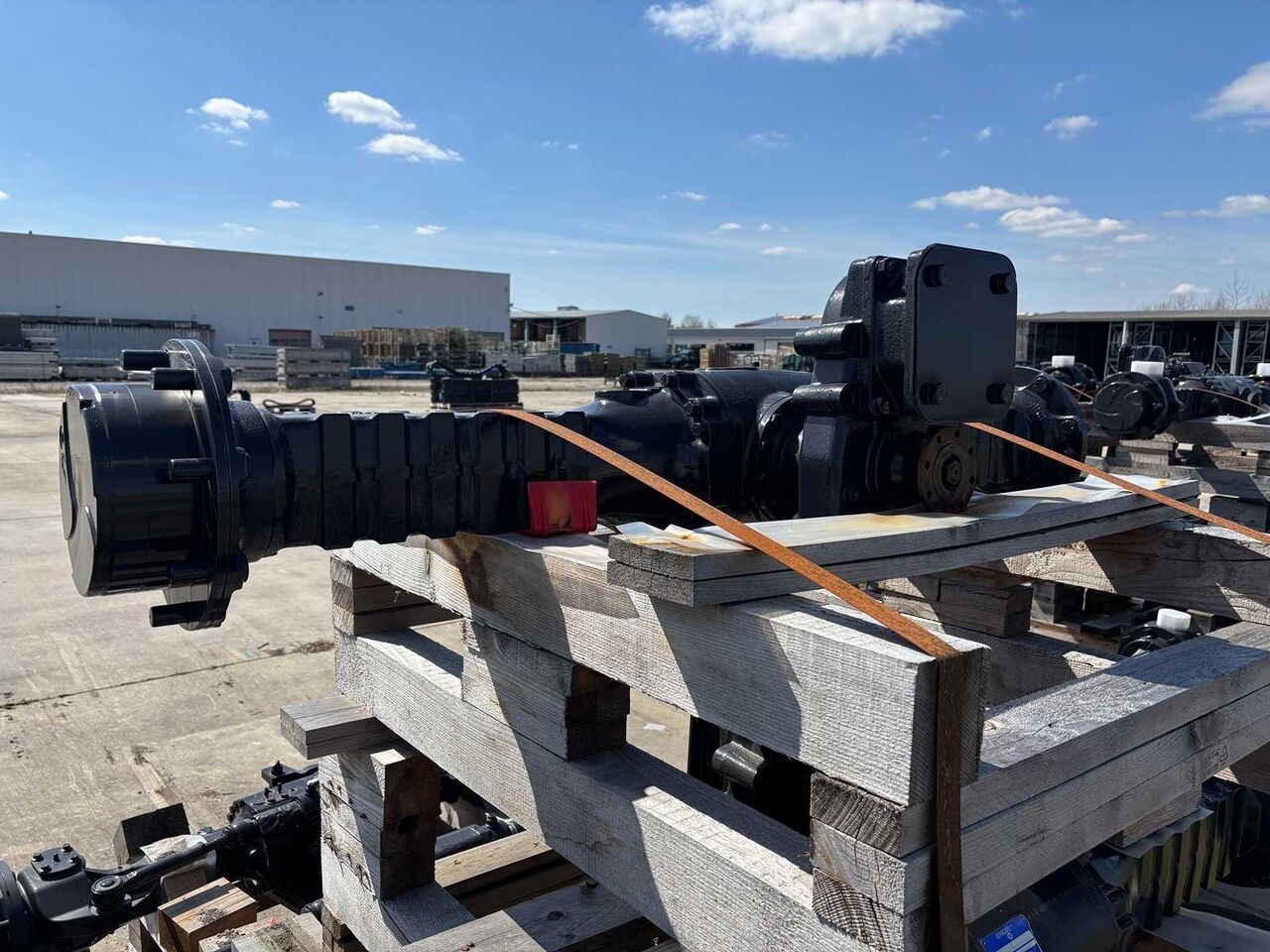 Excavator DANA ITALIA S.R.L SPICER / DANA - REAR AXLE DANA ITALIA S.R.L SPICER / DANA - REAR AXLE- Photo 2