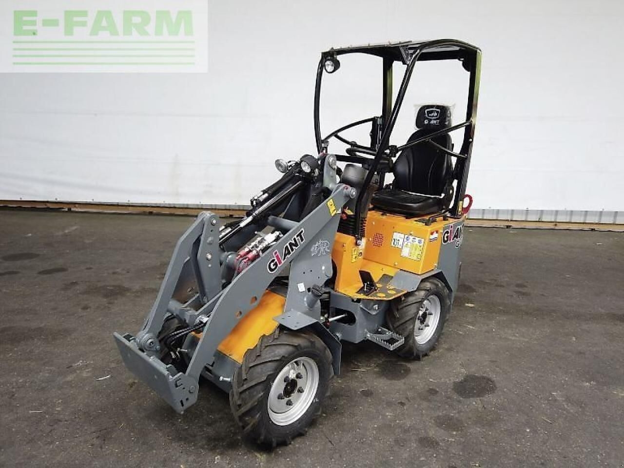 Minibagger Giant g1200 hoflader- Photo 2