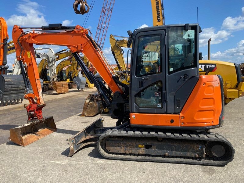 Minibagger Hitachi ZX65U .- Photo 2
