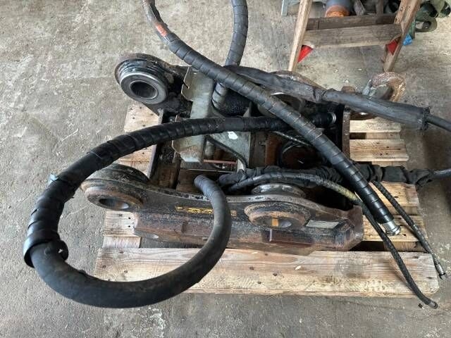 Crawler excavator OilQuick OQ 70/55 vollhydraulischer Schnellwechsler- Photo 2