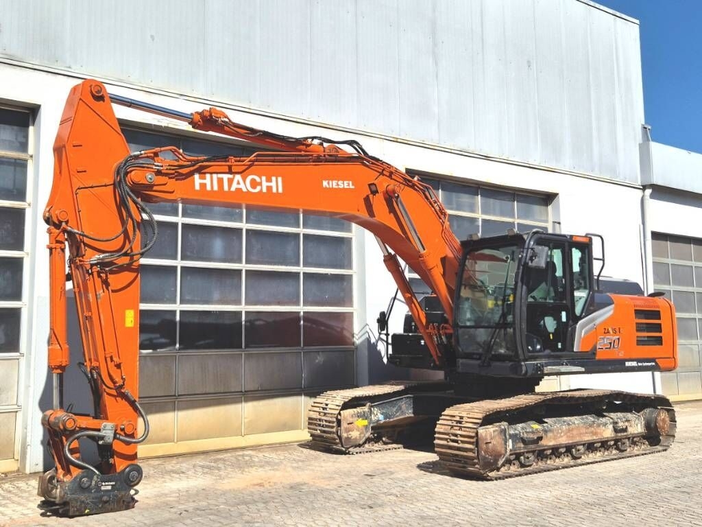 Crawler excavator Hitachi ZX 250 LC N-7- Photo 2