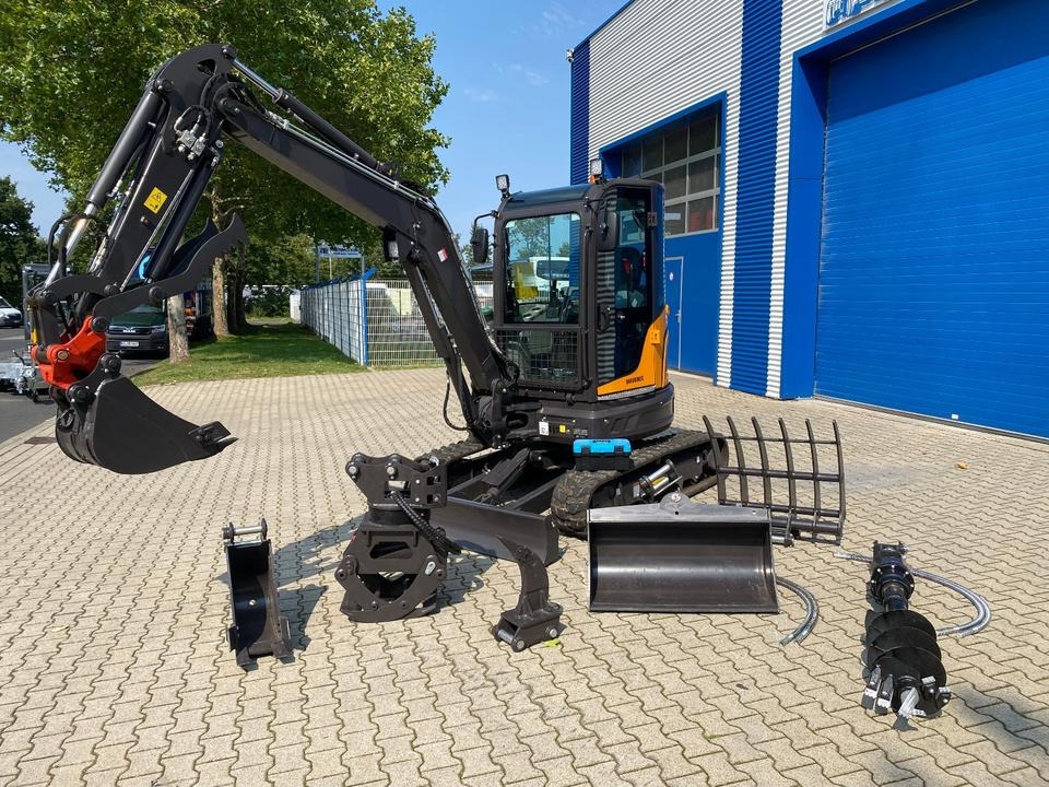 Minigraafmachine Minibagger BK4000KJS inkl. Zubehörpaket *INKL.19% MWST*BERGER KRAUS*KUBOTA*KLIMA* SCHWENKARM*SOFORT* Minibagger BK4000KJS inkl. Zubehörpaket *INKL.19% MWST*BERGER KRAUS*KUBOTA*KLIMA* SCHWENKARM*SOFORT*- Photo 2