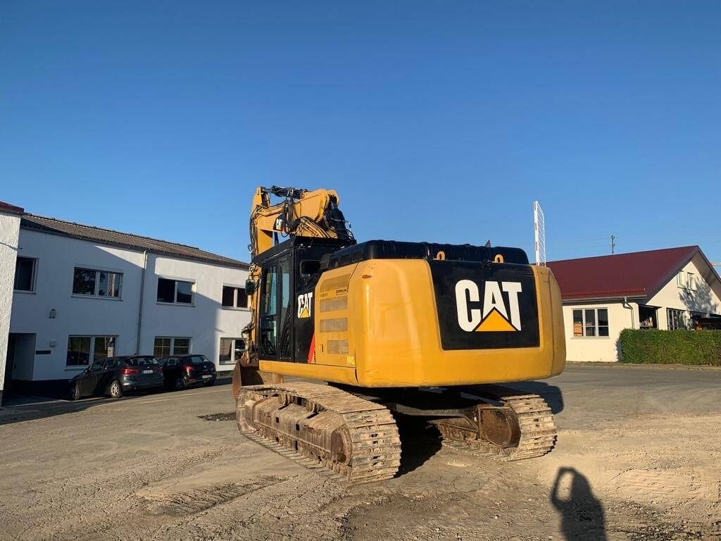 Pelle sur chenille CAT 330F VAH- Photo 3