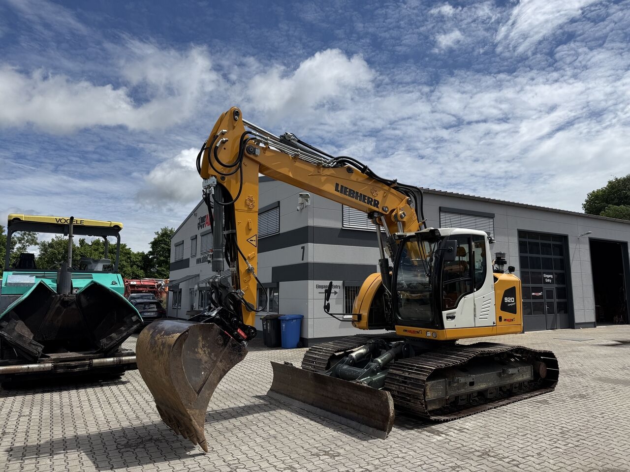 Excavator Liebherr R920 Compact LC Kettenbagger Liebherr R920 Compact LC Kettenbagger- Photo 2