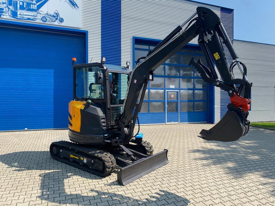 Minibagger Minibagger BK4000KJS *INKL.19% MWST*BERGER KRAUS*KUBOTA*KLIMA* SCHWENKARM*SOFORT* Minibagger BK4000KJS *INKL.19% MWST*BERGER KRAUS*KUBOTA*KLIMA* SCHWENKARM*SOFORT*- Photo 5