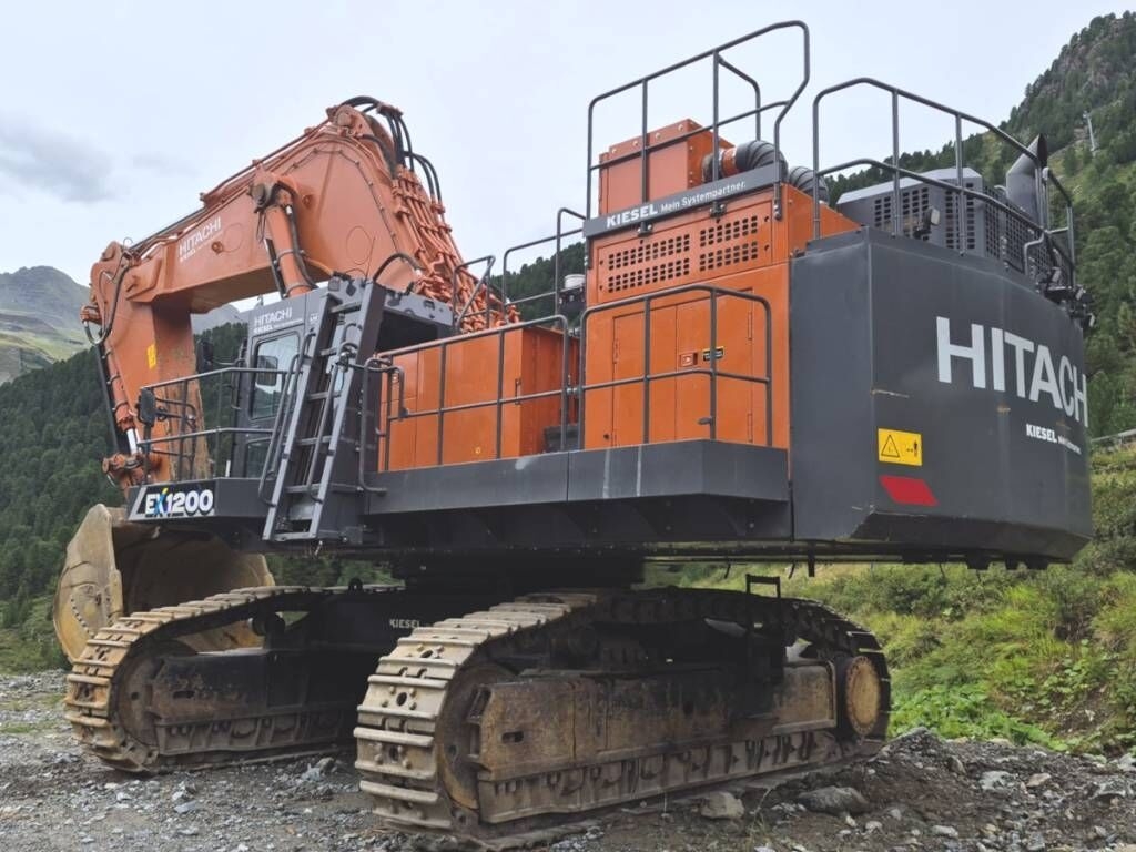 Pelle sur chenille Hitachi EX 1200-7- Photo 3