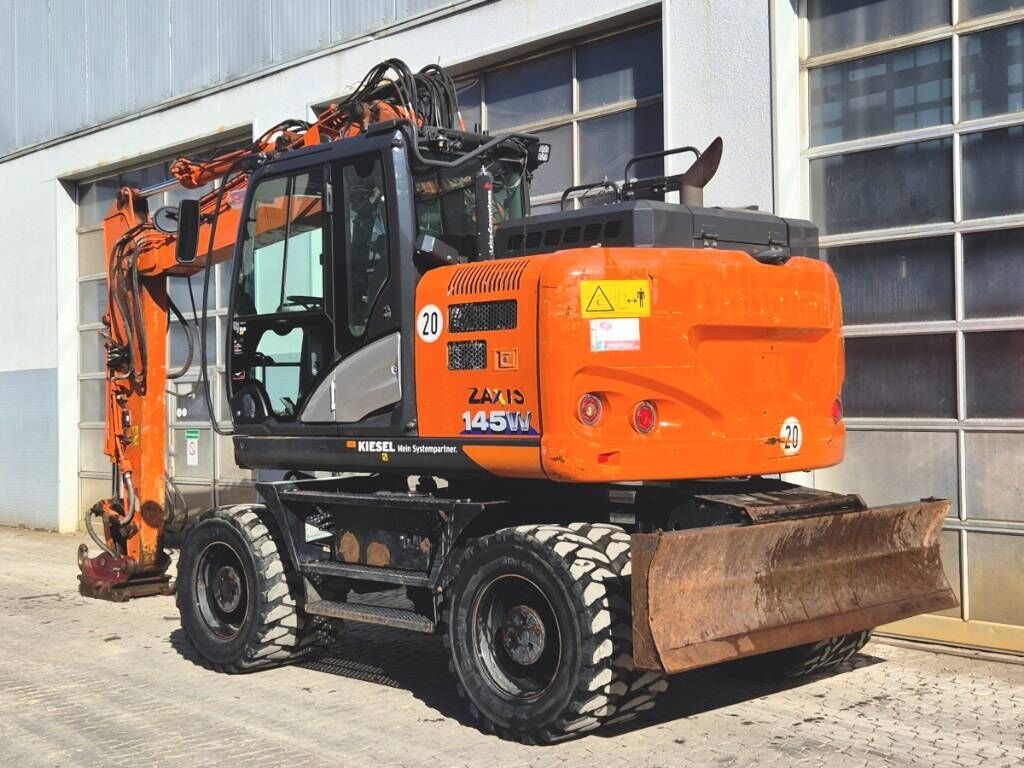 Pelle sur pneus Hitachi ZX 145 W-6- Photo 3