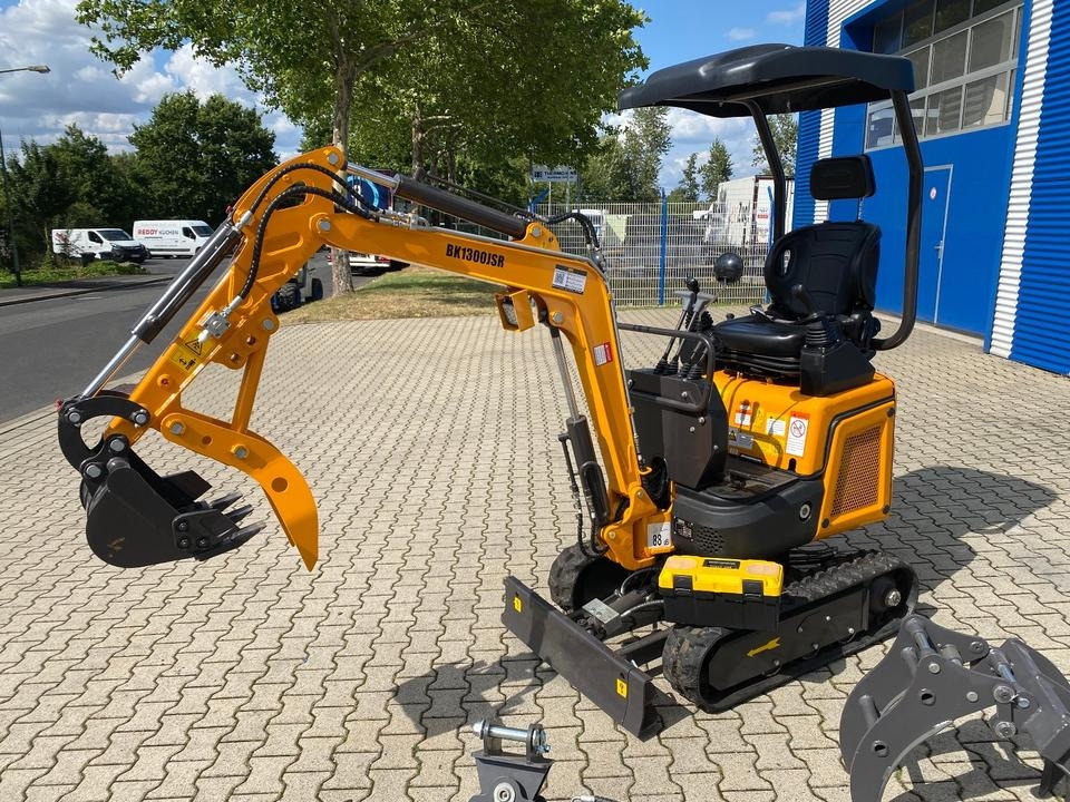 Mini pelle Minibagger BK1300JSR inkl. großem Zubehörpaket *INKL.19% MWST*BERGER KRAUS* VERSTELLFAHRWERK*KUBOTA*SOFORT!* Minibagger BK1300JSR inkl. großem Zubehörpaket *INKL.19% MWST*BERGER KRAUS* VERSTELLFAHRWERK*KUBOTA*SOFORT!*- Photo 3