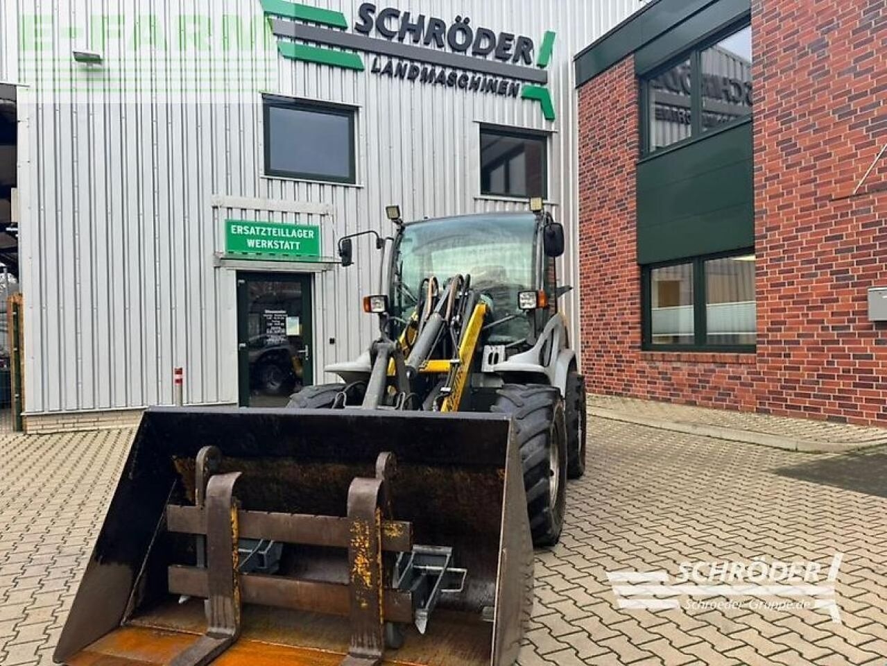 Mini excavator 380 allrad + schaufel + palettengabel 380 allrad + schaufel + palettengabel- Photo 2