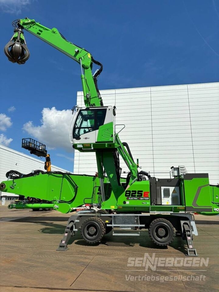 Umschlagbagger Sennebogen 825 E- Photo 2