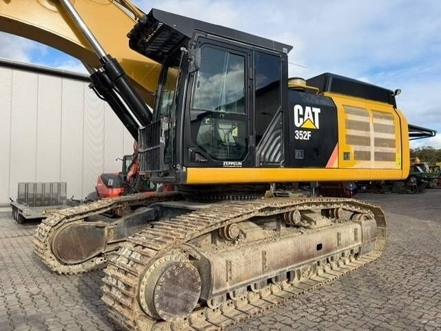 Pelle sur chenille CAT 352 F- Photo 2