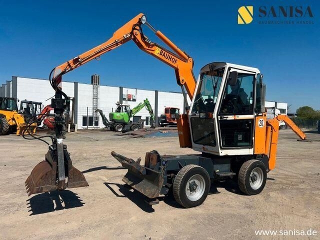 Mini excavator- Photo 3