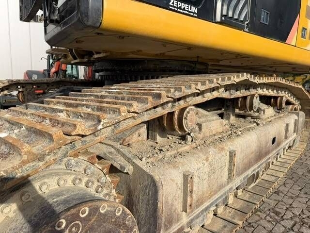 Pelle sur chenille CAT 352 F- Photo 3
