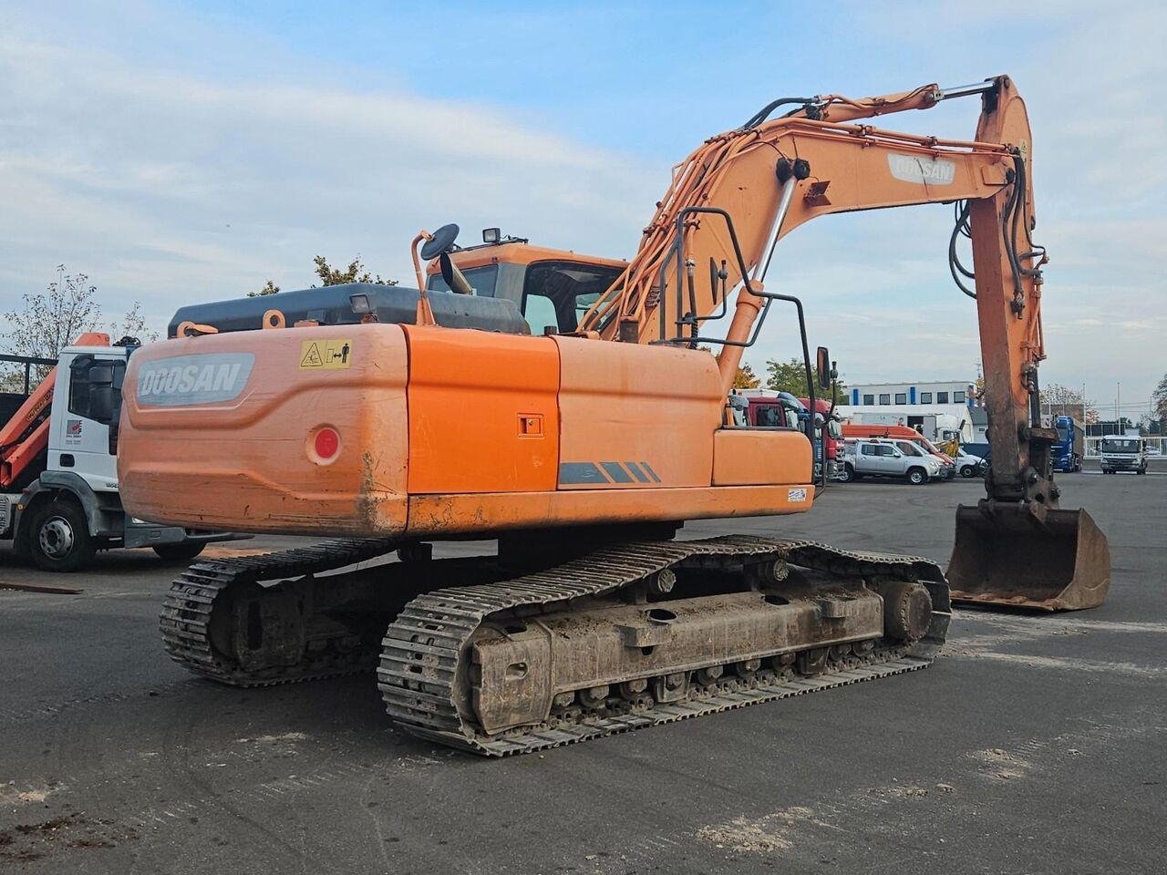 Pelle sur chenille Doosan 255 LC- Photo 2