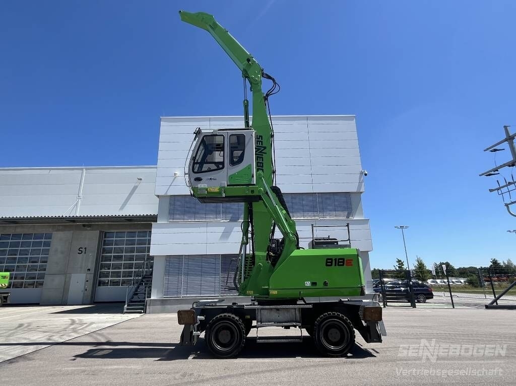 Umschlagbagger Sennebogen 818 M- Photo 3