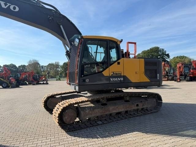 Kettenbagger Volvo EC 220 E- Photo 3