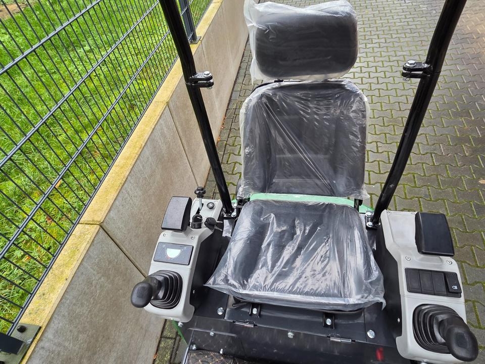Minibagger Black Friday Minibagger 1,4t Schnellwechsler 18,5 KW Löffelpaket Black Friday Minibagger 1,4t Schnellwechsler 18,5 KW Löffelpaket- Photo 3