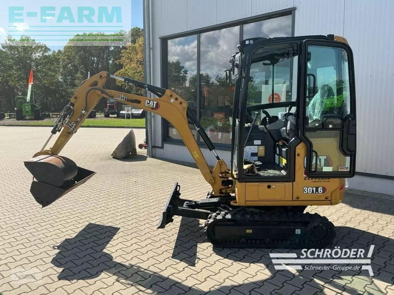 Mini pelle Caterpillar 301.6- Photo 3