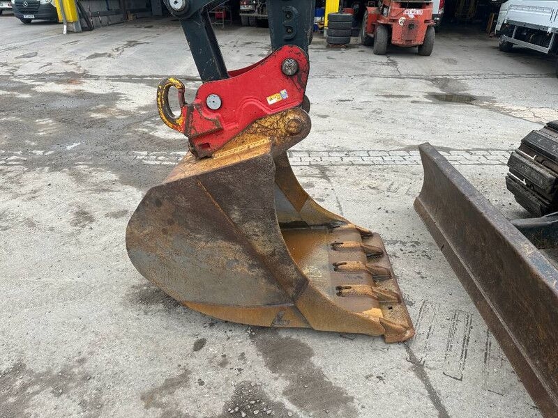 Pelle sur chenille HX 130 ALCR Kettenbagger 76.000 EUR / AC HX 130 ALCR Kettenbagger 76.000 EUR / AC- Photo 3