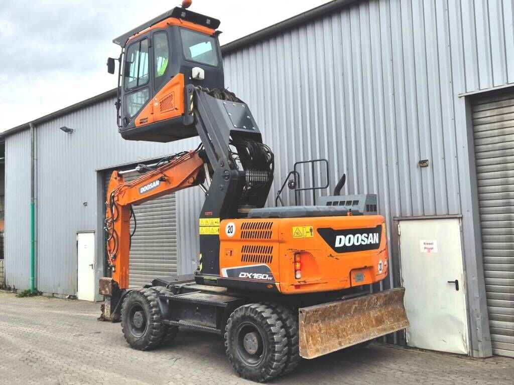 Mobilbagger Doosan DX 160 W-5- Photo 3