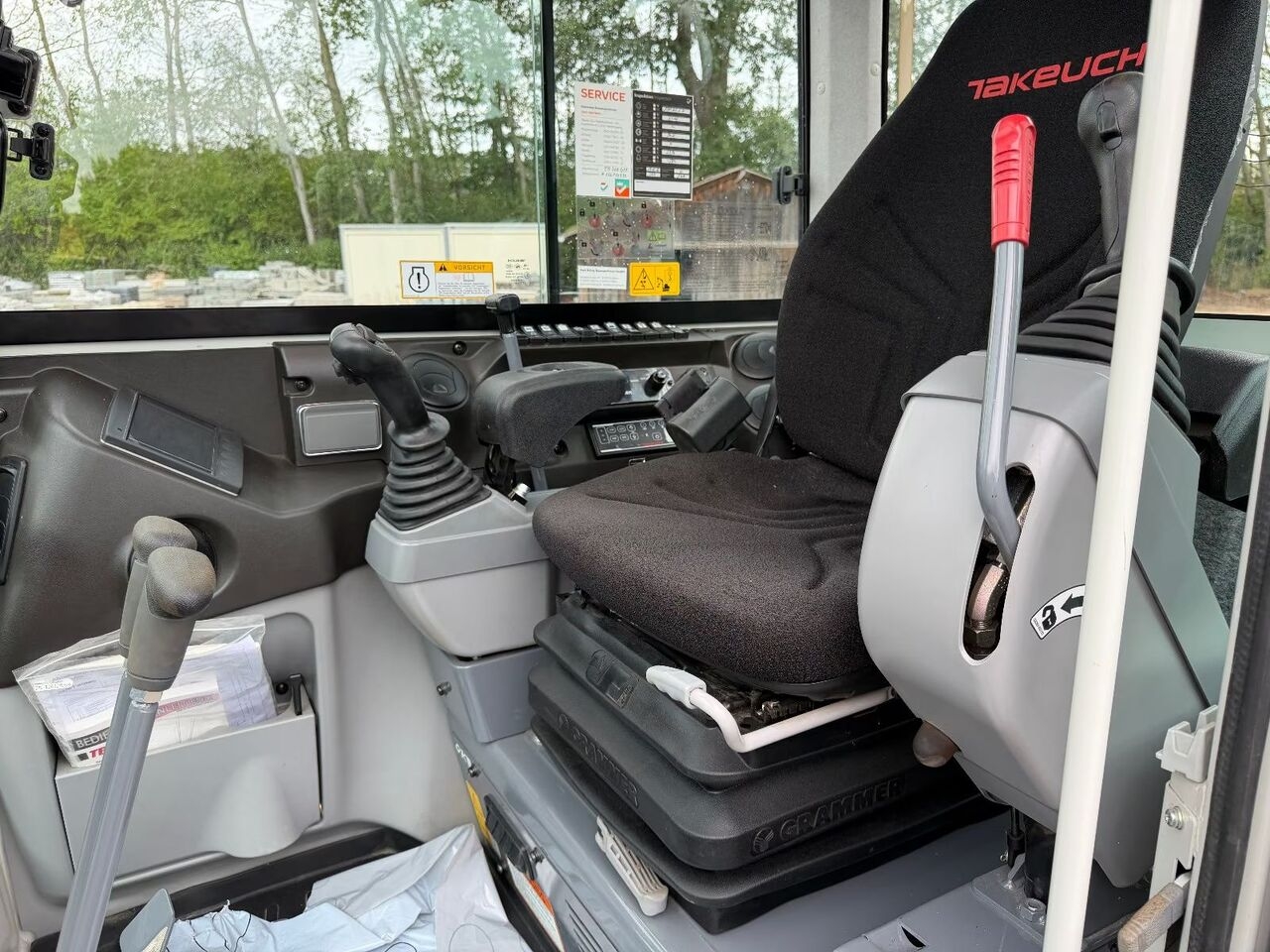 Mini excavator Takeuchi TB 260 Powertilt V4- Photo 2