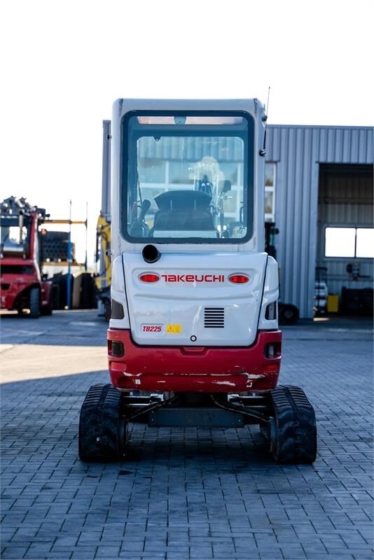 Minibagger Takeuchi TB225- Photo 3