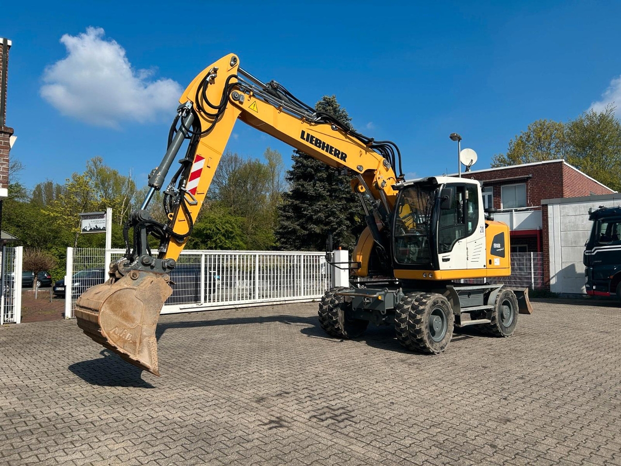 Pelle sur pneus Liebherr A 918 Compact nur 7650 Arbeitsstunden ! Liebherr A 918 Compact nur 7650 Arbeitsstunden !- Photo 3